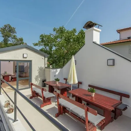 In Pjescana Uvala Mit Gemeinschaftspoo By Interhome Διαμέρισμα Πούλα