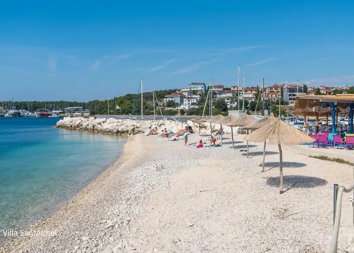 In Pjescana Uvala Mit Gemeinschaftspoo By Interhome Apartment *