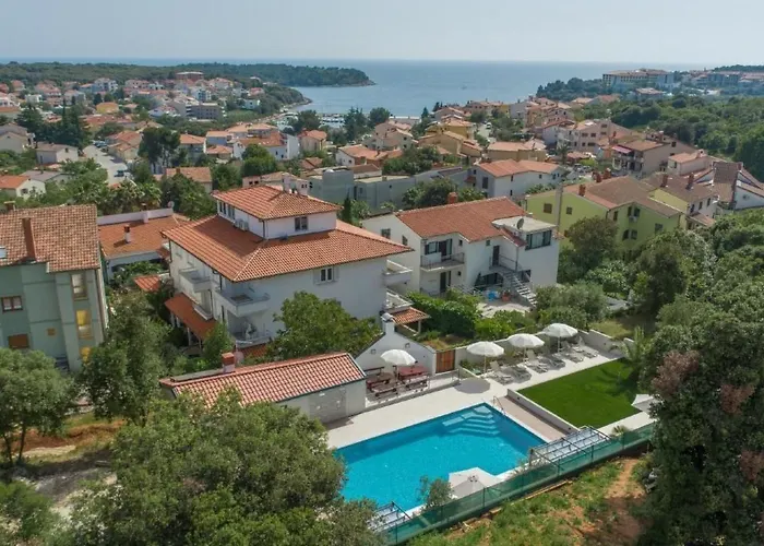 In Pjescana Uvala Mit Gemeinschaftspoo By Interhome Apartment *
